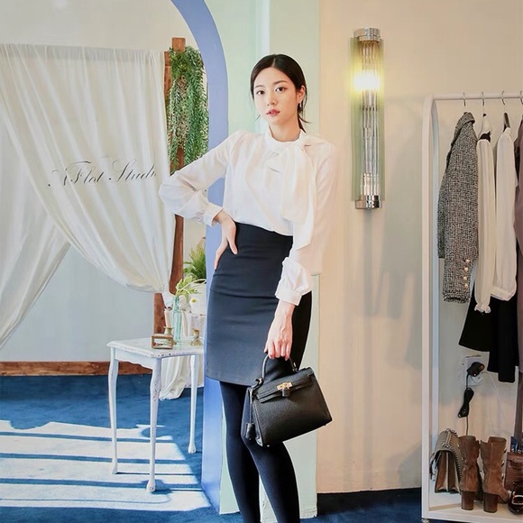 Korean white blouse with ties - Picture 3 of 8